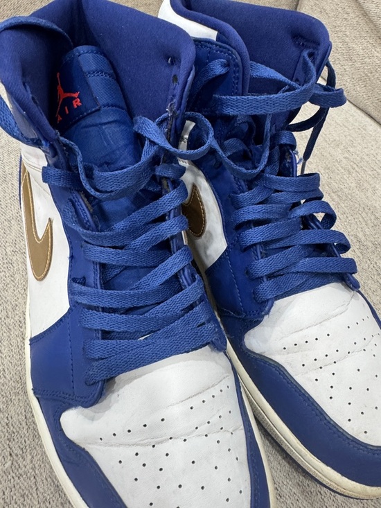 Air Jordan 1 Retro High \'Gold Medal’
